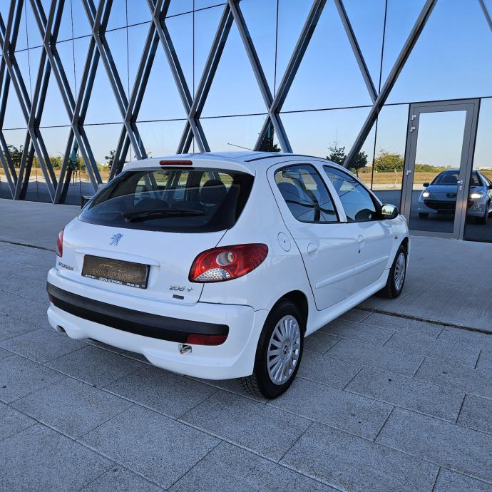 Peugeot 206 + 1,4 HDI 2010 ++ 185000 KM ++, fotografija 7