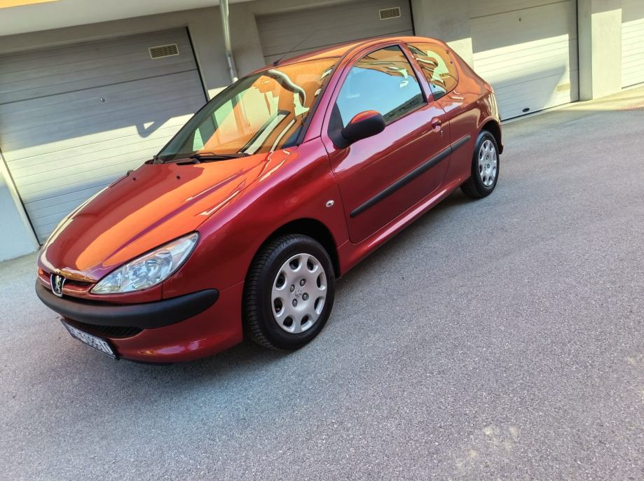 Peugeot 206 1,4 TRENDY 2009.god. PRVI VLASNIK,KLIMA ,REG. DO 9/2027, fotografija 6