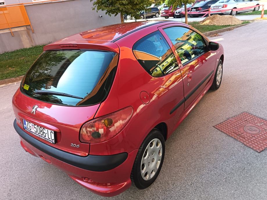 Peugeot 206 1,4 TRENDY 2009.god. PRVI VLASNIK,KLIMA ,REG. DO 9/2027, fotografija 5