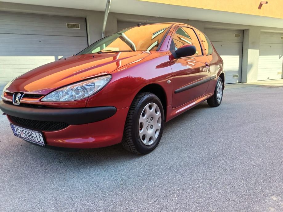 Peugeot 206 1,4 TRENDY 2009.god. PRVI VLASNIK,KLIMA ,REG. DO 9/2027, fotografija 9