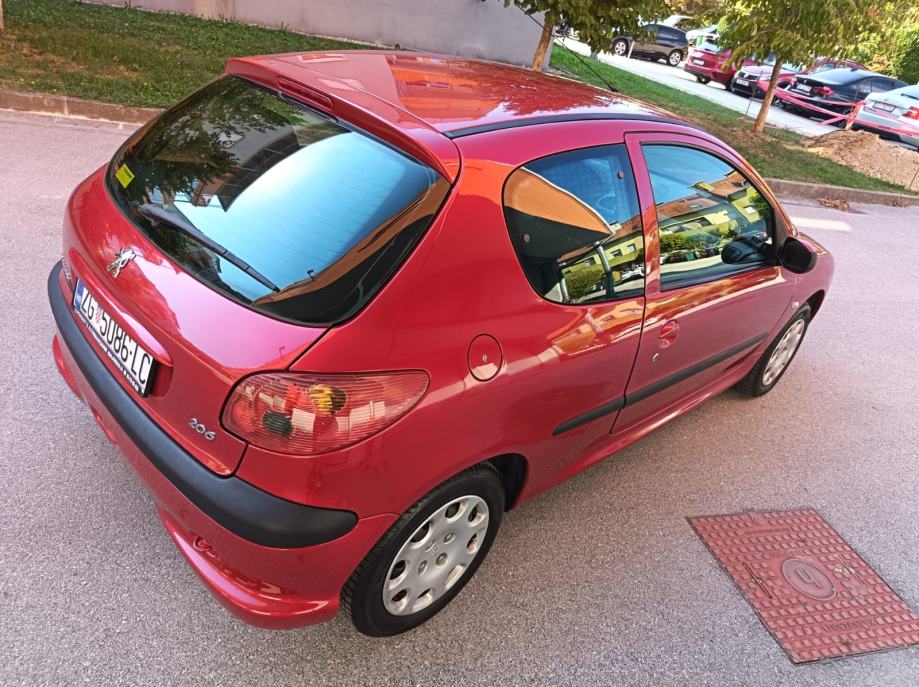 Peugeot 206 1,4 TRENDY 2009.god. PRVI VLASNIK,KLIMA ,REG. DO 9/2027, fotografija 16