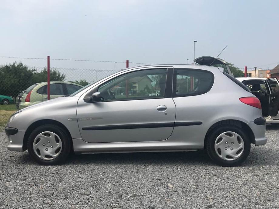 Peugeot 206 i