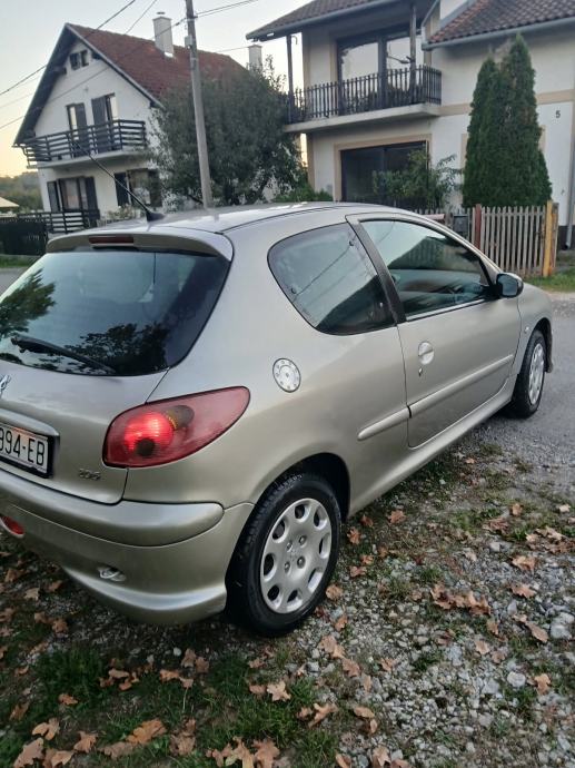 Peugeot 206 206 1,4 KLIMA AUTO ODLICAN, fotografija 3