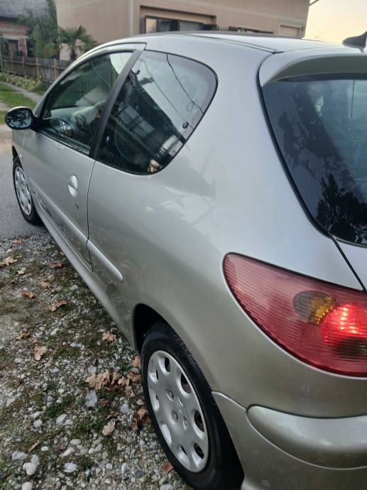 Peugeot 206 206 1,4 KLIMA AUTO ODLICAN, fotografija 4