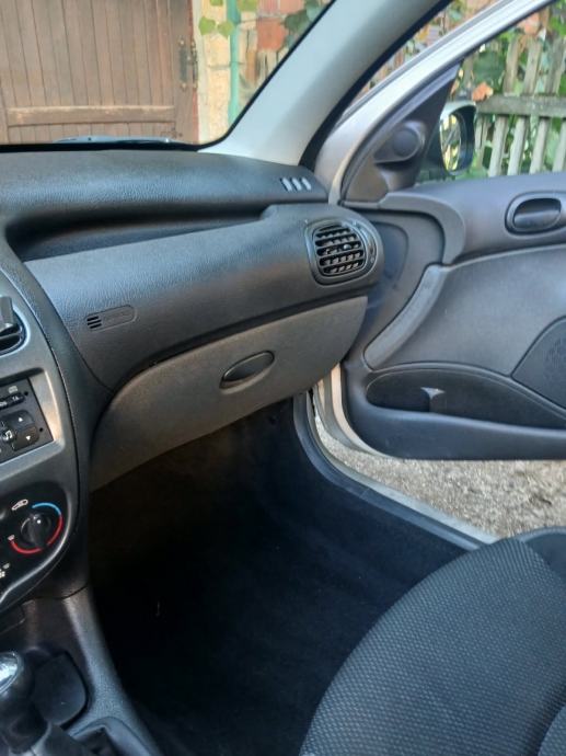 Peugeot 206 206 1,4 KLIMA AUTO ODLICAN, fotografija 11