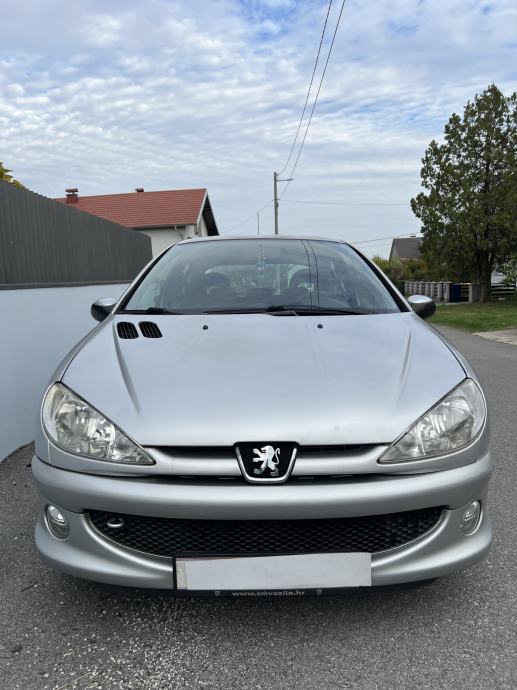 Peugeot 206 1.4 Sporty - NIJE UVOZ - KLIMA - ULOŽENO 3000e - PRILIKA!, pogled izvana - slika 3