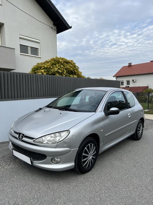 Peugeot 206 1.4 Sporty - NIJE UVOZ - KLIMA - ULOŽENO 3000e - PRILIKA!, pogled izvana - slika 5
