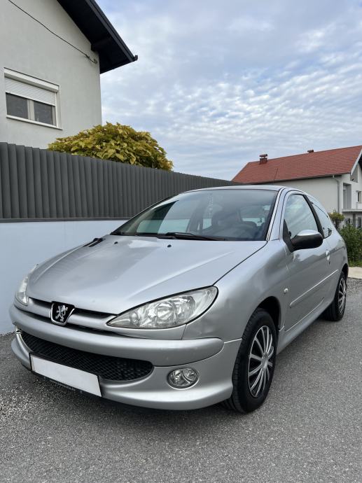 Peugeot 206 1.4 Sporty - NIJE UVOZ - KLIMA - ULOŽENO 3000e - PRILIKA!, pogled izvana - slika 4