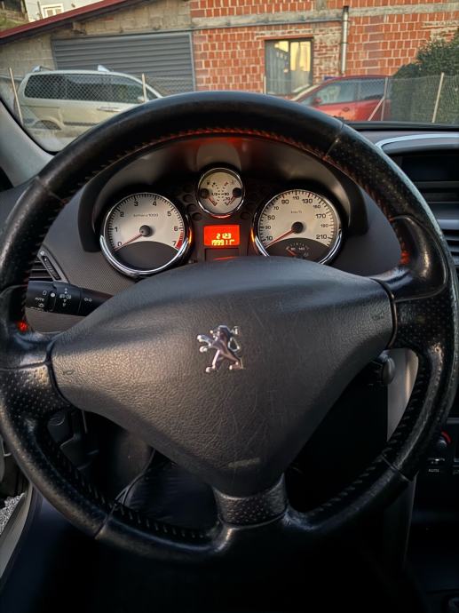 Peugeot 207 1,4 16V, fotografija 10