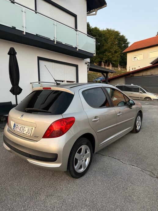 Peugeot 207 1,4 16V, fotografija 3