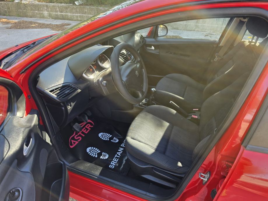 Peugeot 207 1,4 16V, fotografija 9