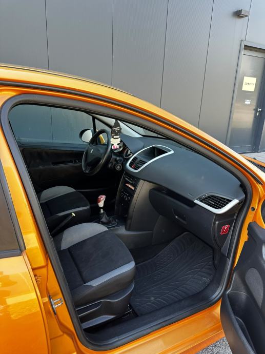 Peugeot 207 1,4 HDi Hr.Auto Klima Reg.06/2027 Ocuvan, fotografija 10