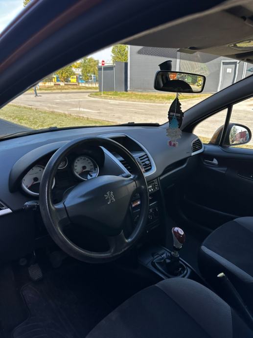 Peugeot 207 1,4 HDi Hr.Auto Klima Reg.06/2027 Ocuvan, fotografija 9