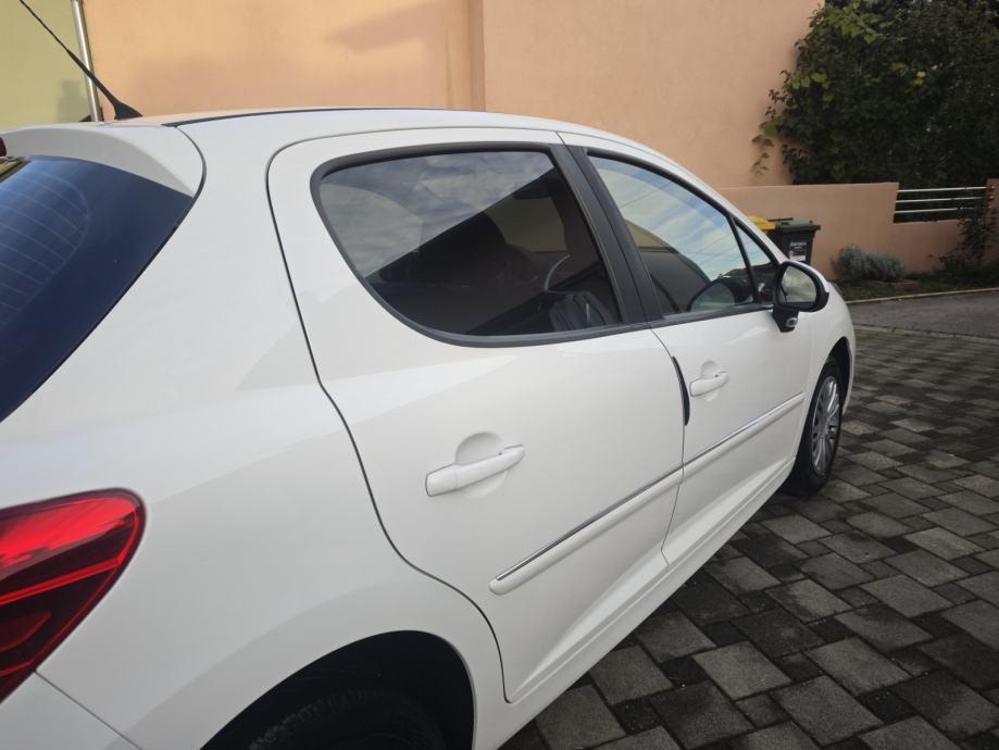 Peugeot 207 1,4 HDi HR AUTO, fotografija 4
