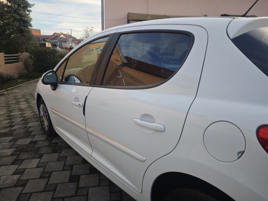 Peugeot 207 1,4 HDi HR AUTO, fotografija 5
