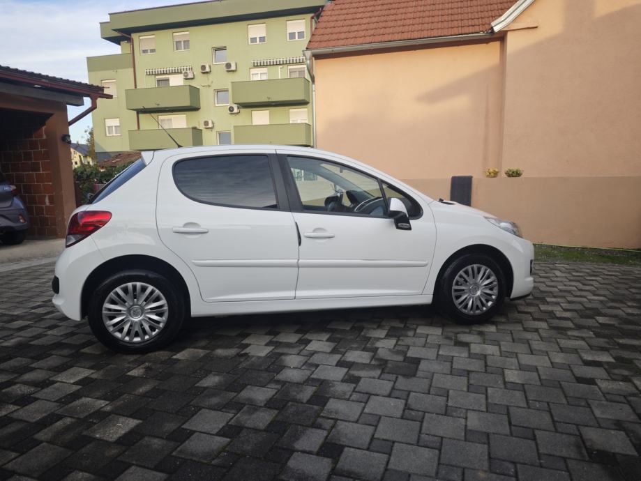Peugeot 207 1,4 HDi HR AUTO, fotografija 8