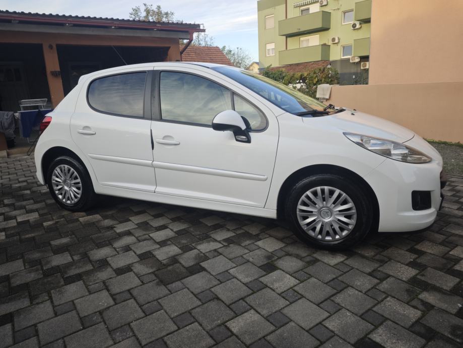 Peugeot 207 1,4 HDi HR AUTO, fotografija 6