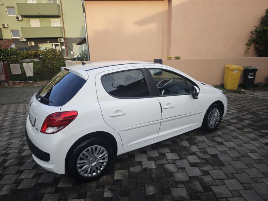 Peugeot 207 1,4 HDi HR AUTO, fotografija 9