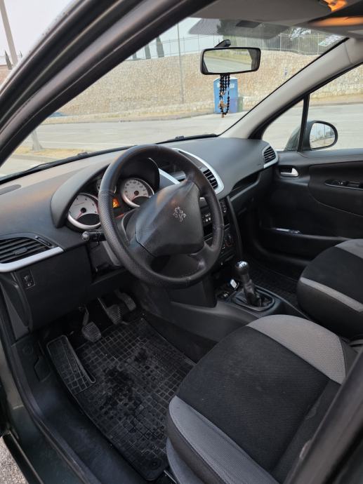 Peugeot 207 1,4 HDi, fotografija 11