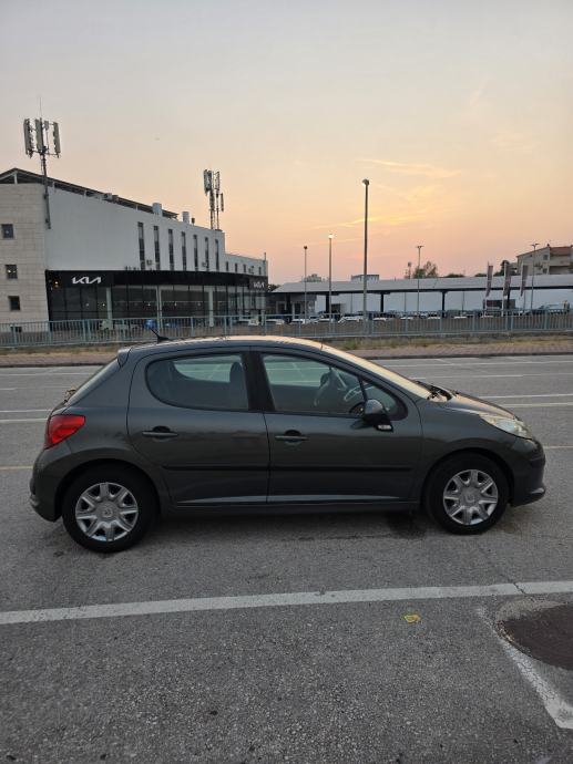 Peugeot 207 1,4 HDi, fotografija 4