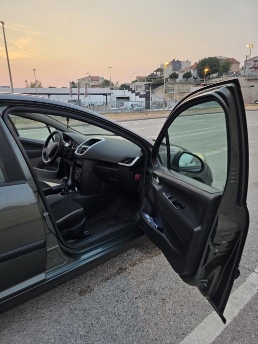 Peugeot 207 1,4 HDi, fotografija 12