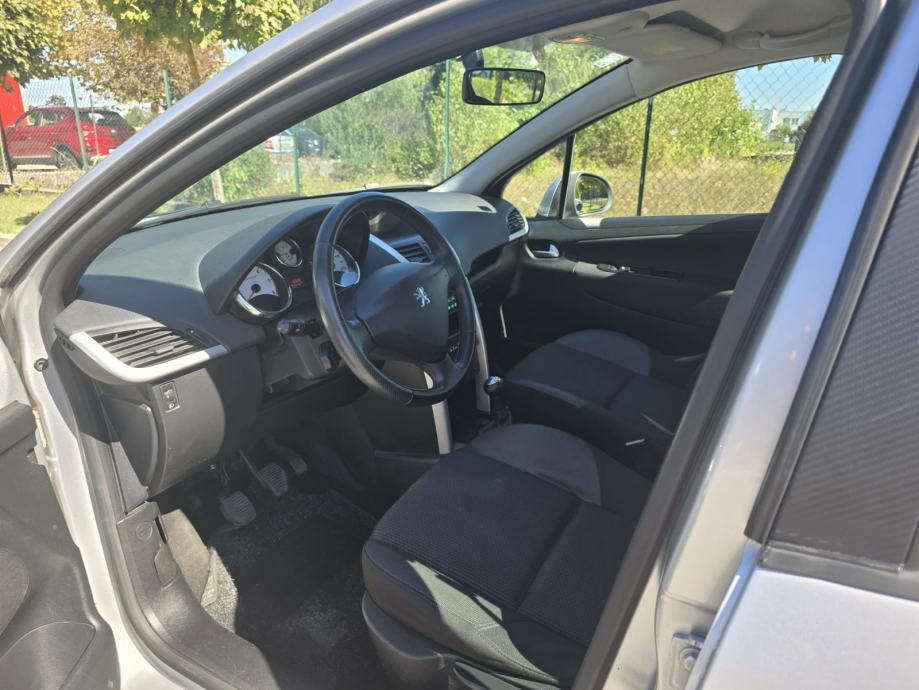 Peugeot 207 1,4 HDi, fotografija 9
