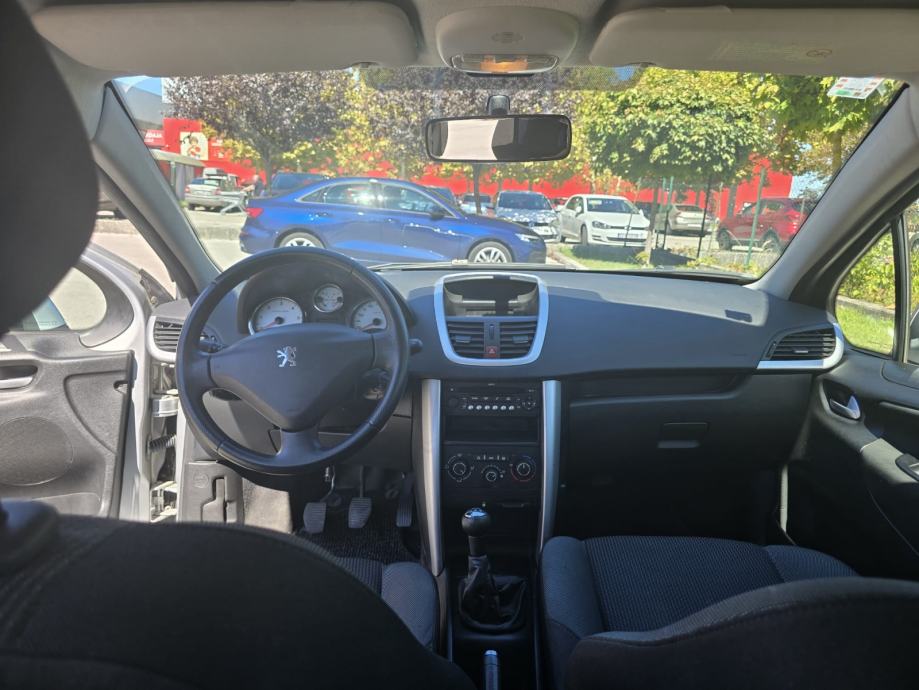 Peugeot 207 1,4 HDi, fotografija 10