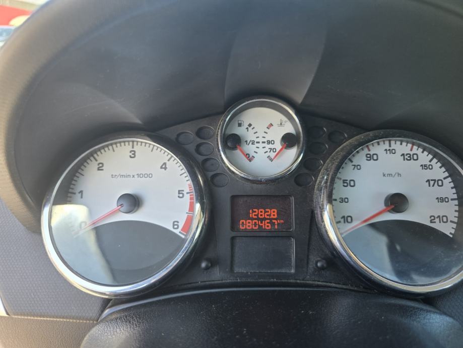 Peugeot 207 1,4 HDi, fotografija 6