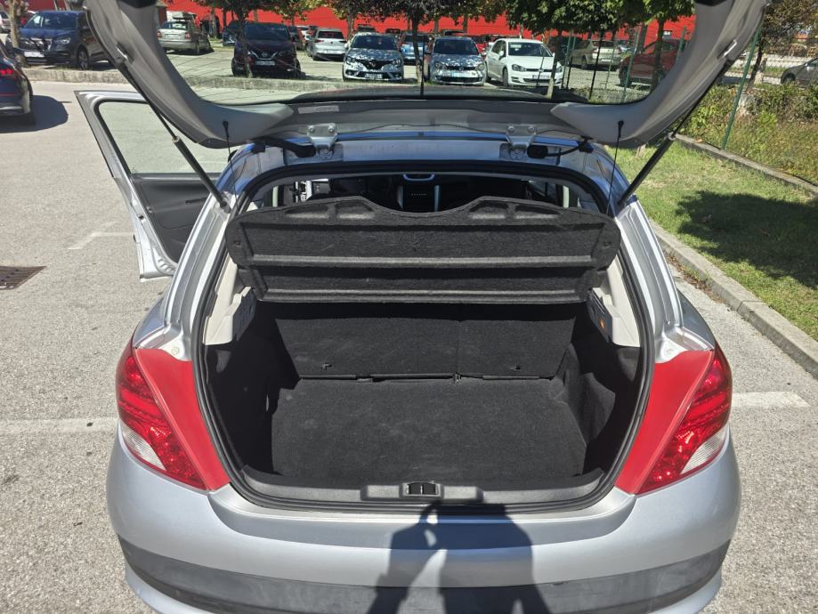 Peugeot 207 1,4 HDi, fotografija 8