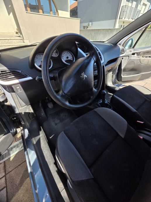 Peugeot 207 1,4 HDi, fotografija 7