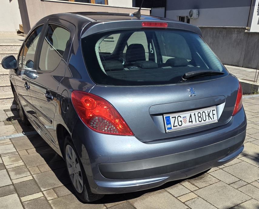 Peugeot 207 1,4 HDi, fotografija 4