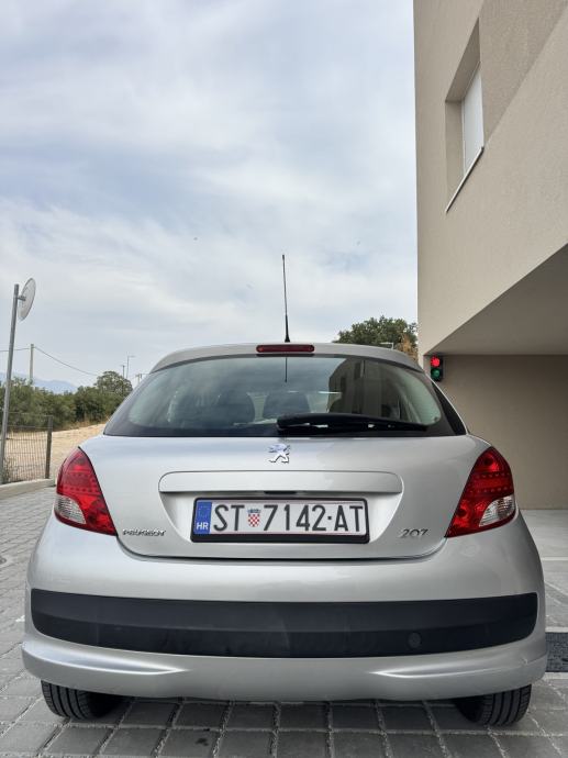 Peugeot 207 1,4 8v 2011 G. HR AUTO 108TKM. ISPIS KM KLIMA MAGLENKE, fotografija 6