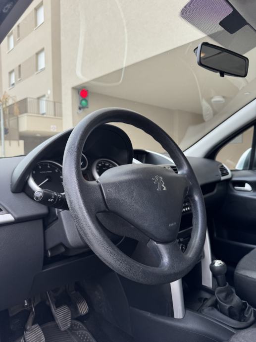 Peugeot 207 1,4 8v 2011 G. HR AUTO 108TKM. ISPIS KM KLIMA MAGLENKE, fotografija 11