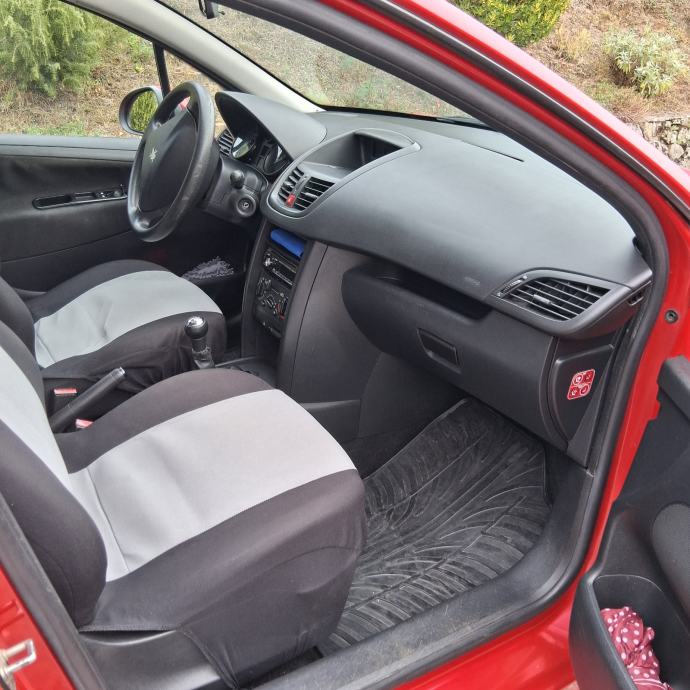 Peugeot 207 1,4, fotografija 5