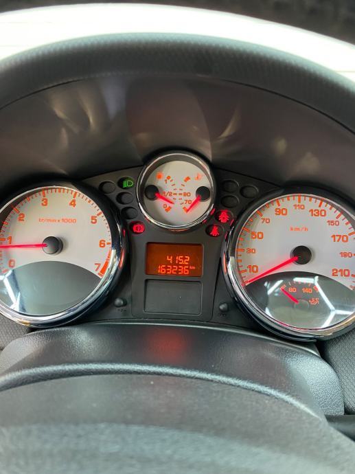 Peugeot 207 1,4, fotografija 6