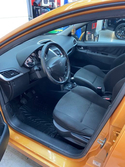 Peugeot 207 1,4, fotografija 12