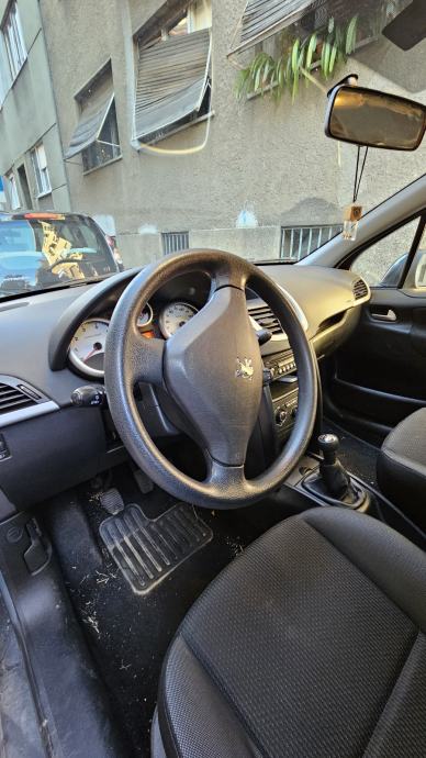 Peugeot 207 1,4 VTi, fotografija 6