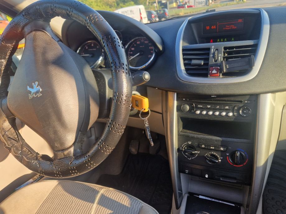 Peugeot 207 1,6 HDi, fotografija 10