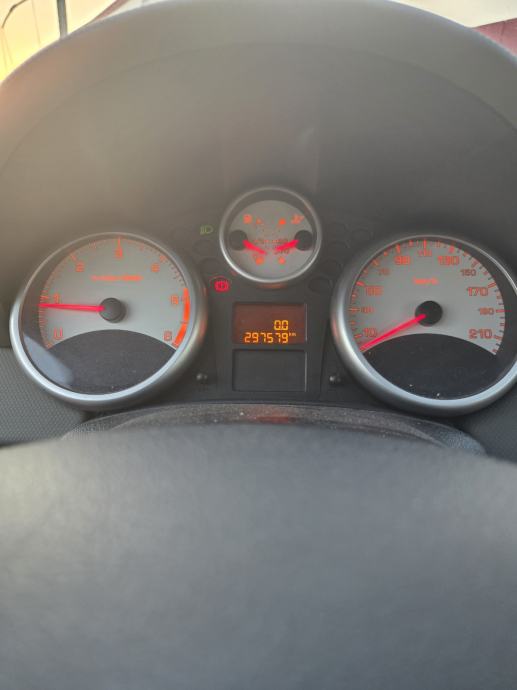 Peugeot 207 1,6 HDi, fotografija 7