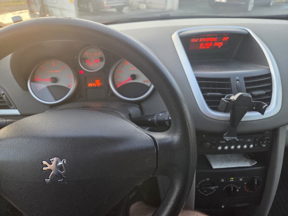 Peugeot 207 1,6 HDi, fotografija 6