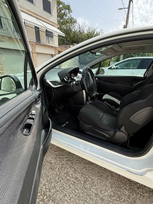 Peugeot 207 1,6 HDi, fotografija 6
