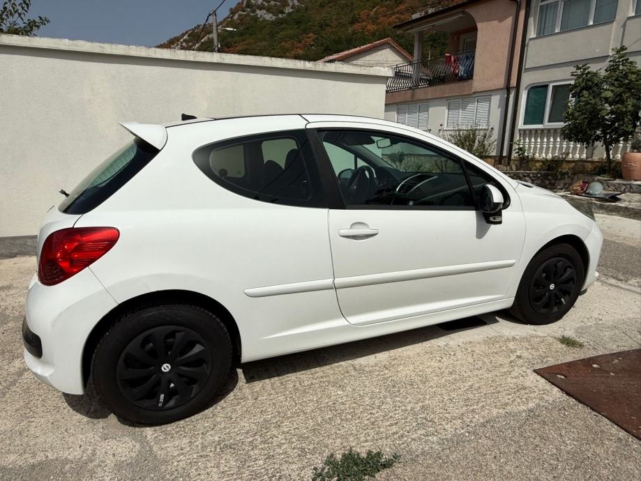 Peugeot 207 1,6 HDi, fotografija 10