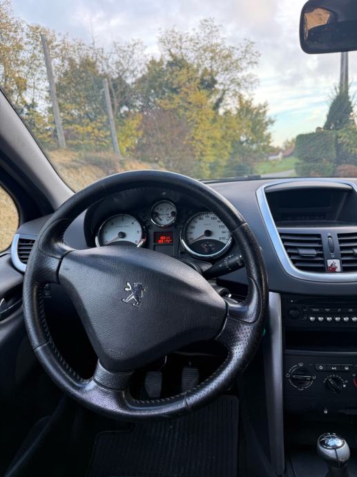 Peugeot 207 1,6 HDi, fotografija 9