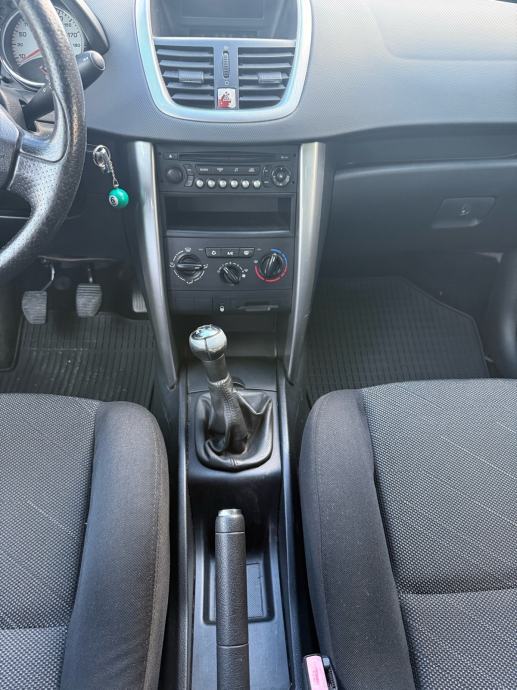 Peugeot 207 1,6 HDi, fotografija 10