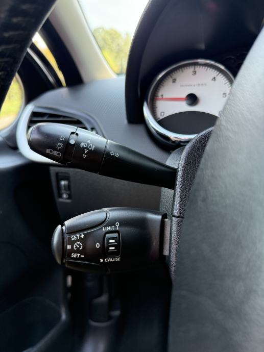 PEUGEOT 207 1.6HDI*68KW/93KS* REG GOD DANA* 2010 REDIZAJN*TEMPOMAT*, fotografija 13