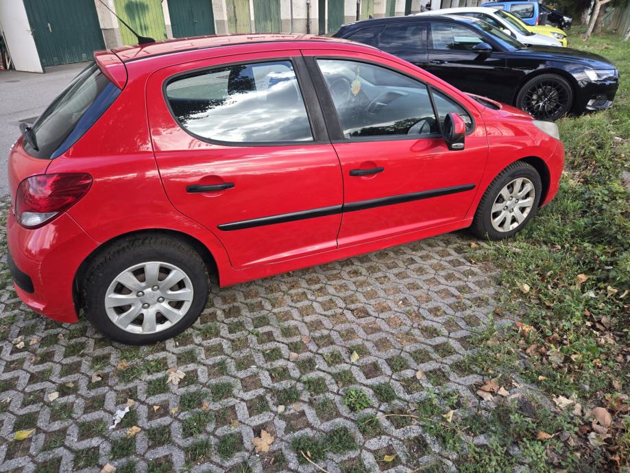 Peugeot 207 200 1,4 Urban, fotografija 4