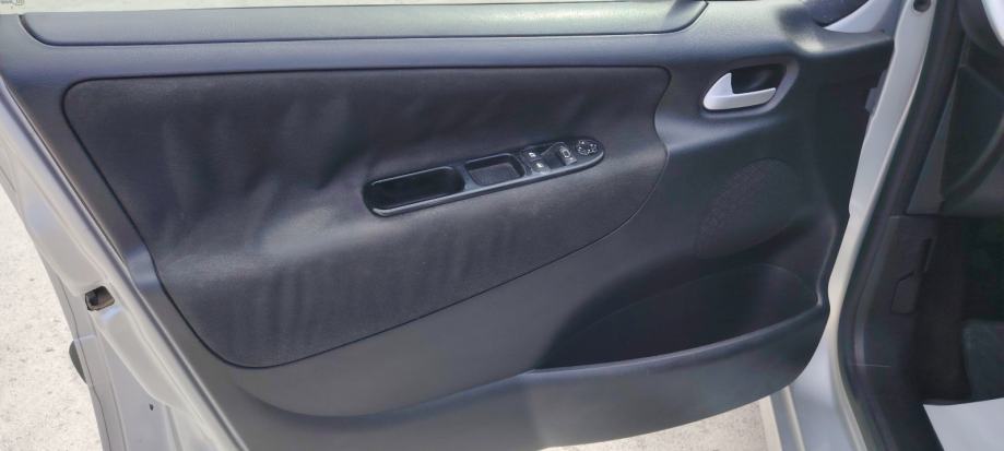 Peugeot 207 SW 1,6 HDi, fotografija 16