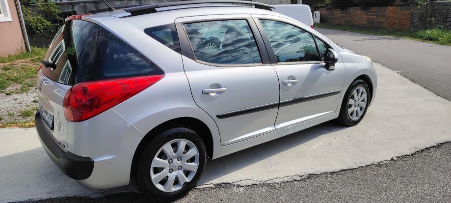 Peugeot 207 SW 1,6 HDi, fotografija 7