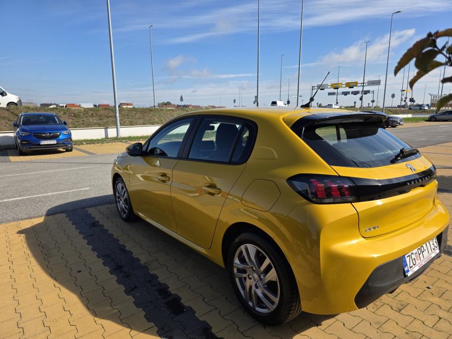 Peugeot 208 1,2 //1.Vlasnik//83.000km//V.servis//Servisna//, fotografija 5