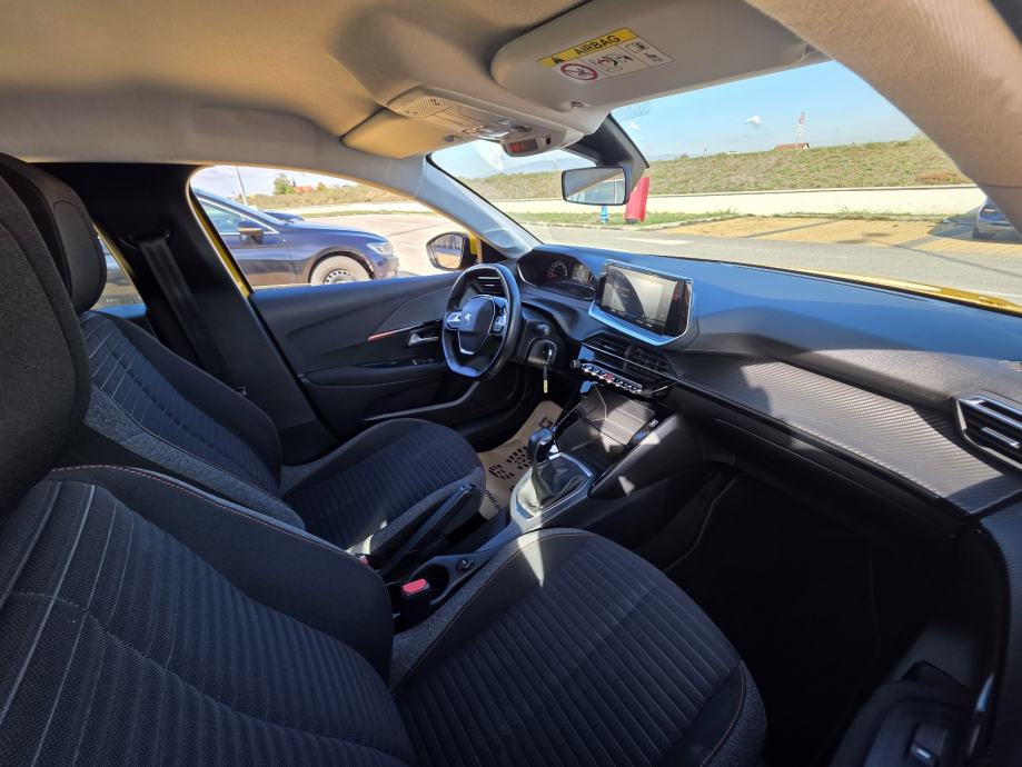 Peugeot 208 1,2 //1.Vlasnik//83.000km//V.servis//Servisna//, fotografija 8